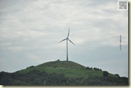 der grüne Heiner mit der Windkraftanlage