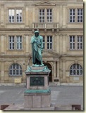 Schiller-Statue auf dem Stuttgarter Schillerplatz