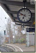 pünktlich wie die Bahnhofsuhr?